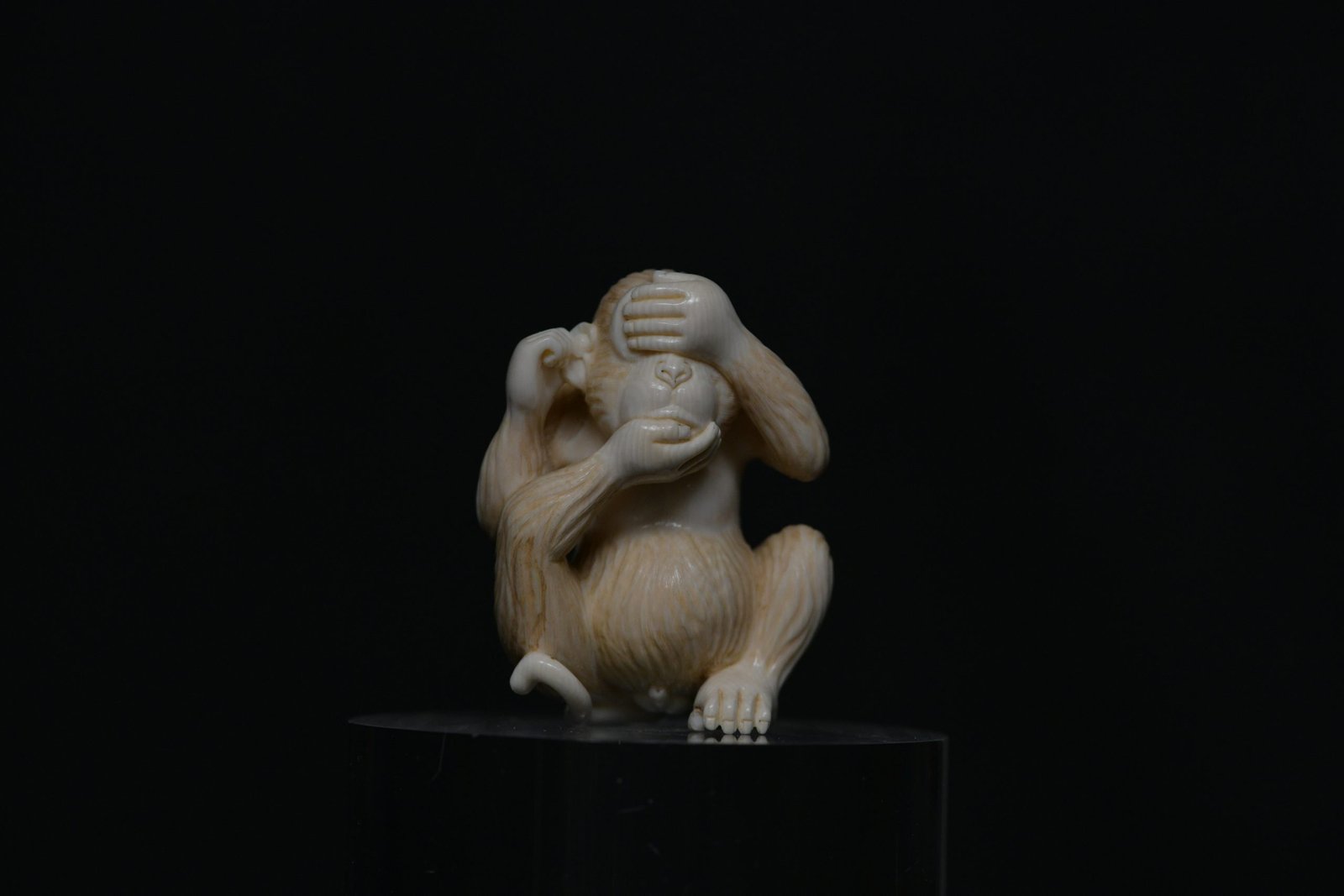 Netsuke mono II marfil