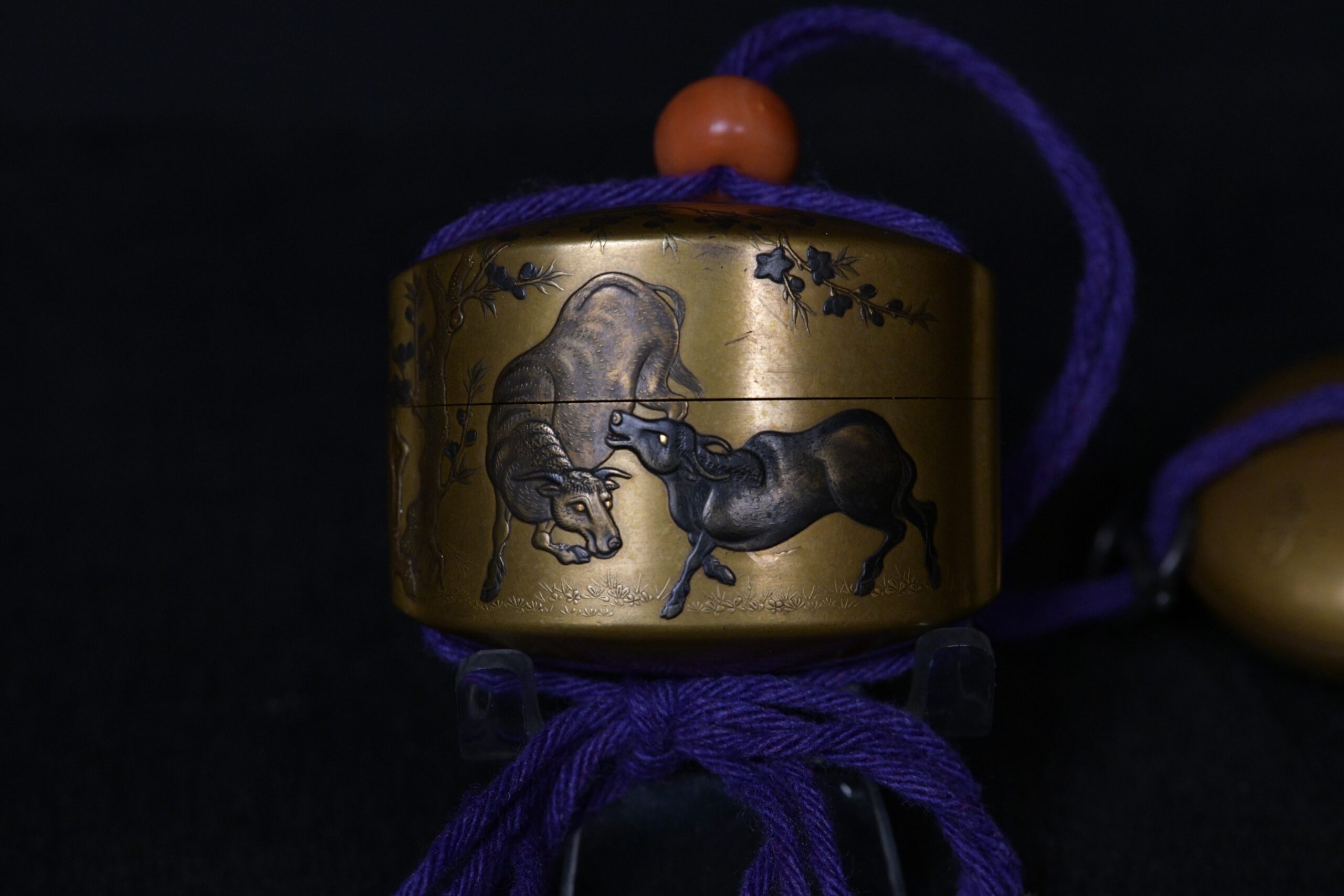 Inro Makie horses and oxen