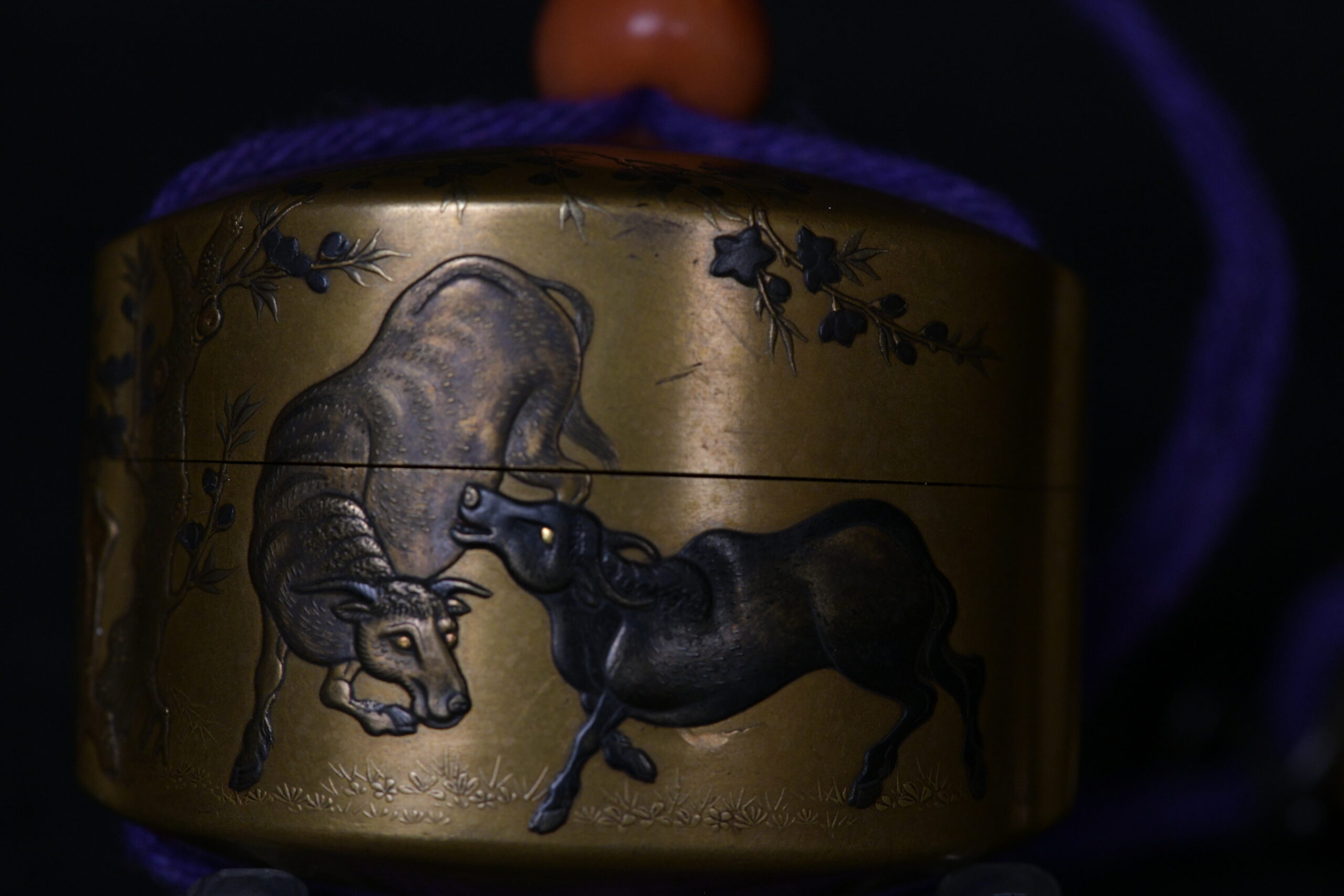 Inro Makie horses and oxen