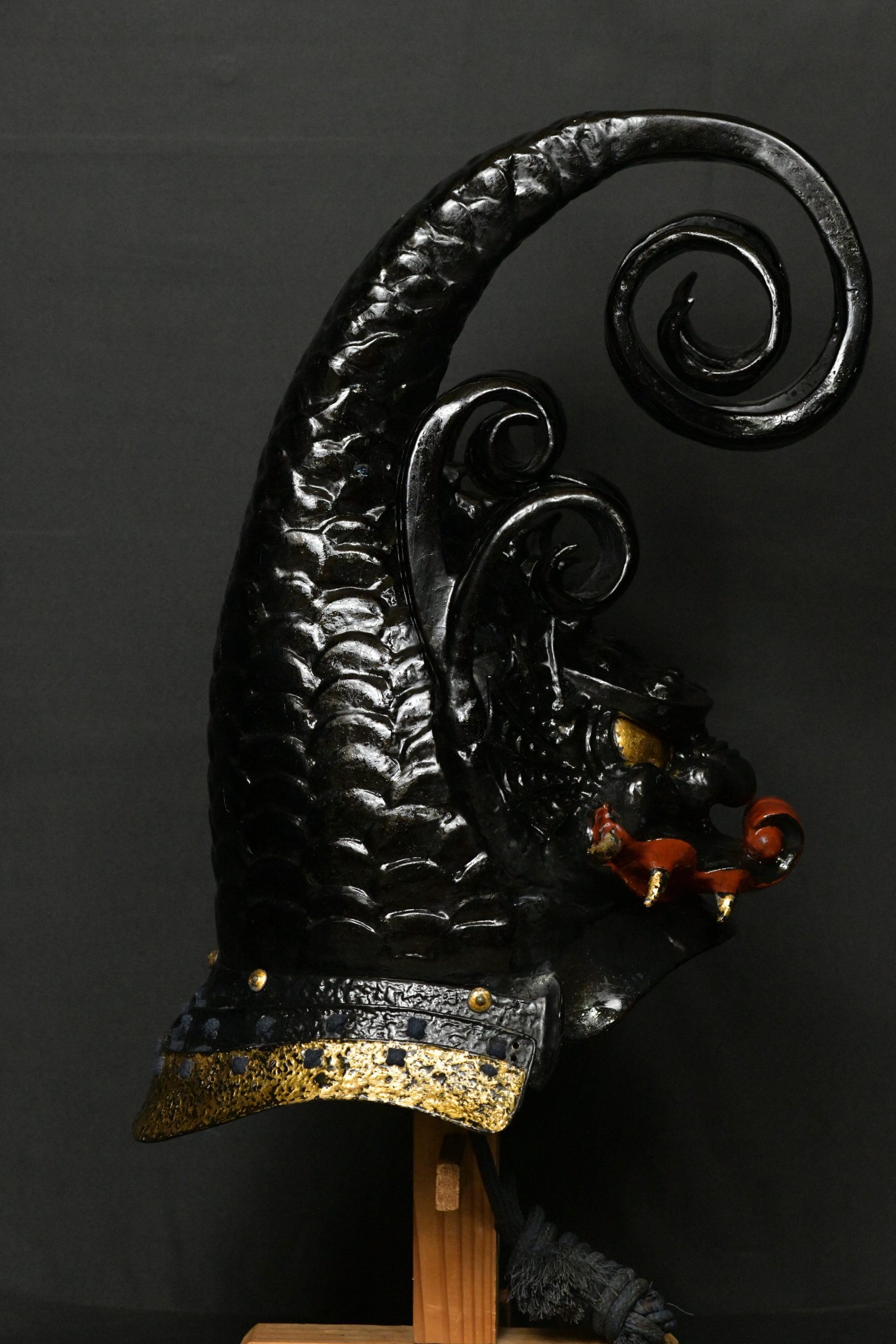 Kawari Kabuto Shachihoko