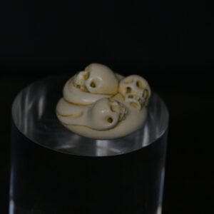 Netsuke manju skulls ivory