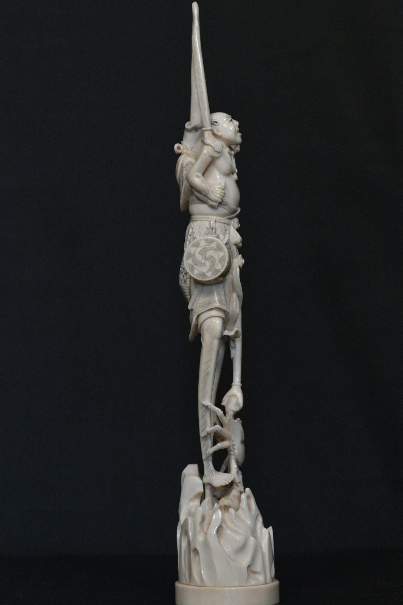 Okimono Ashinaga Tenaga ivory