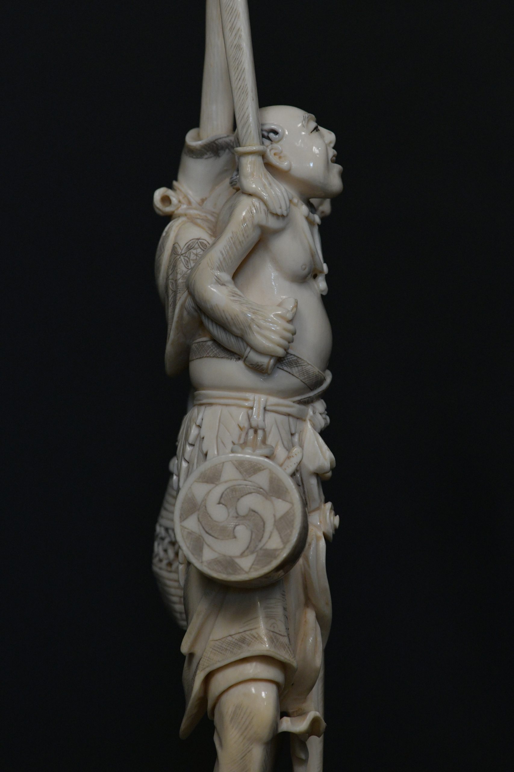 Okimono Ashinaga Tenaga ivory