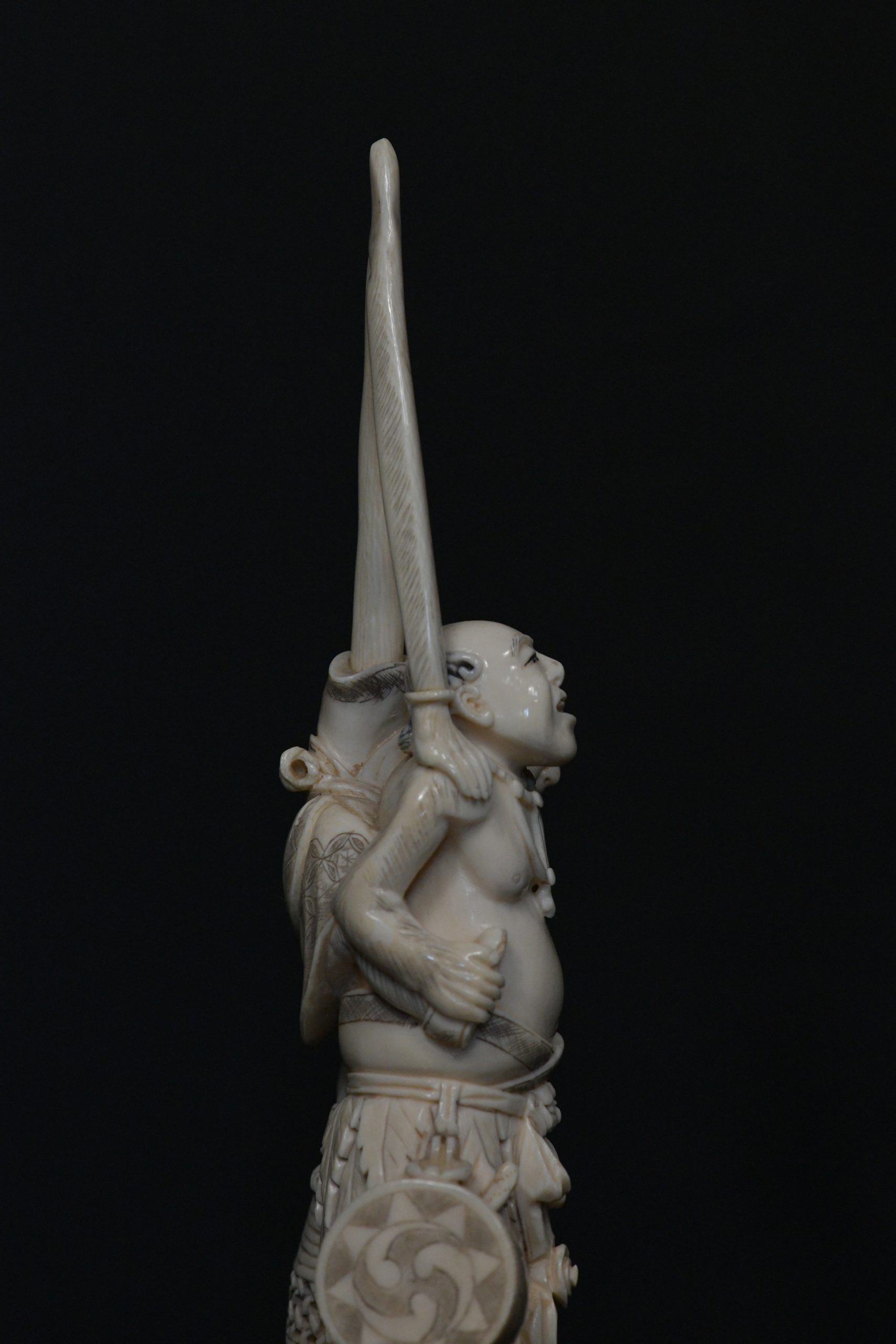 Okimono Ashinaga Tenaga ivory