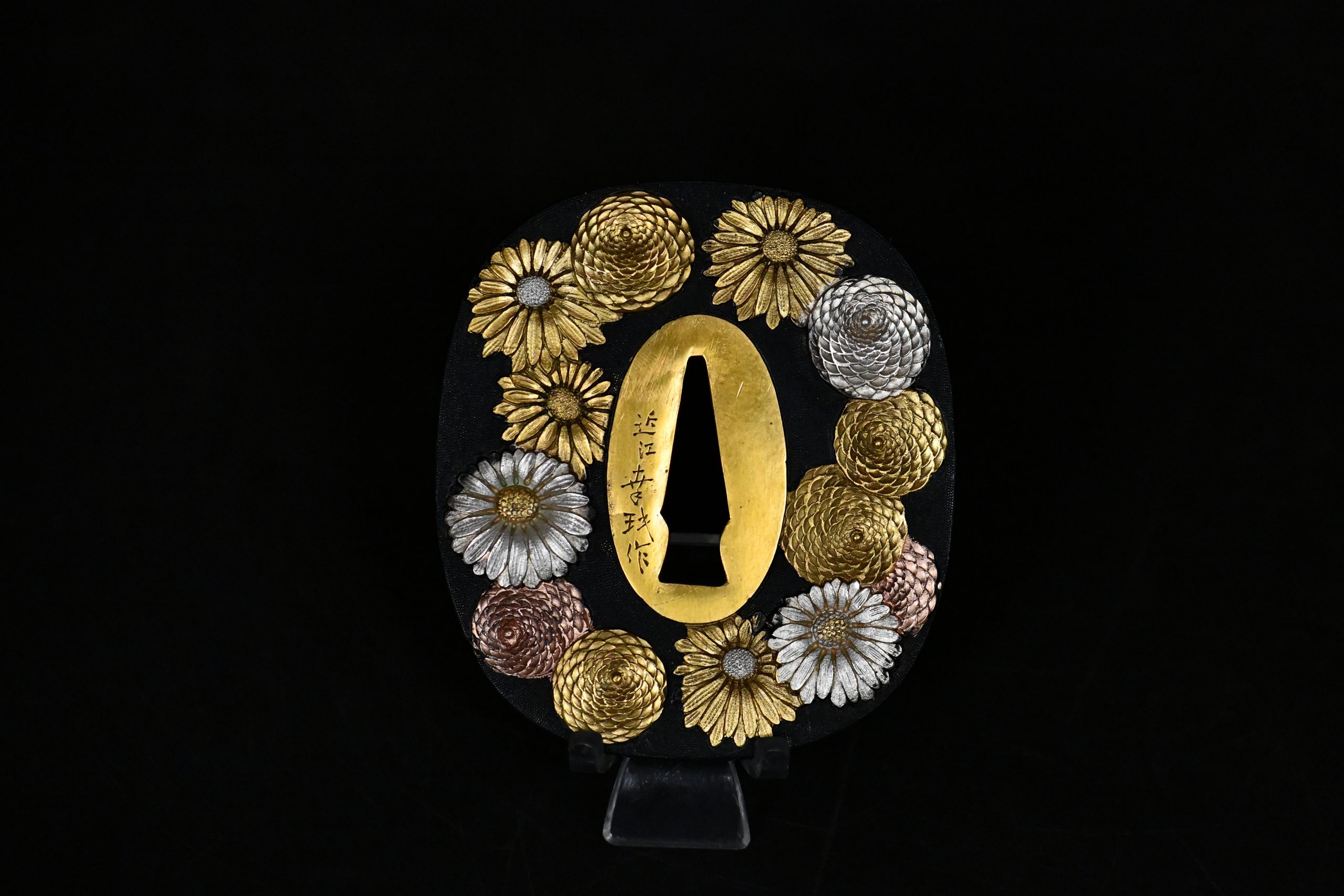 Shakudō Maru-gata Tsuba Chrysantheme – Bild 9