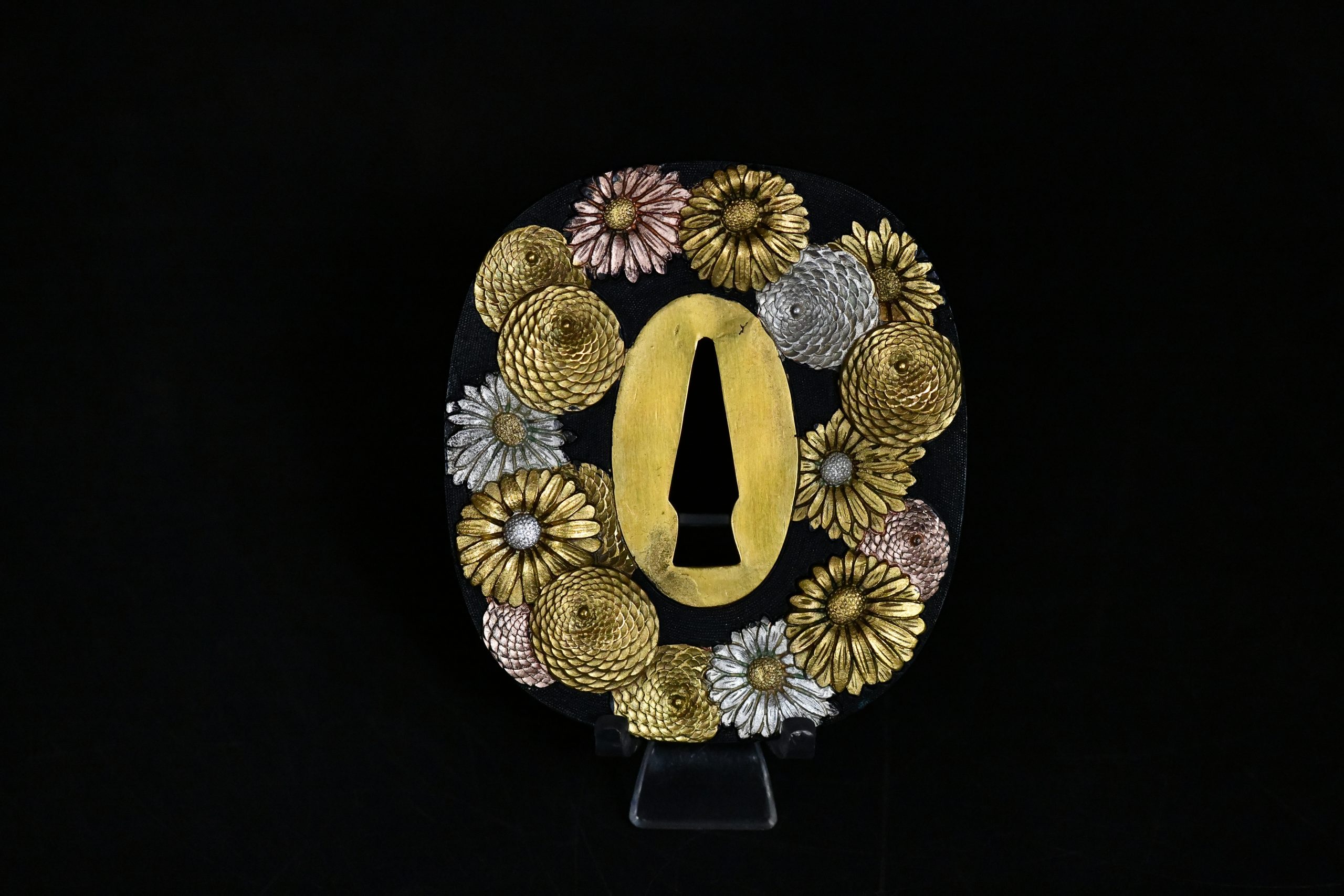 Shakudō Maru-gata Tsuba Chrysantheme – Bild 4