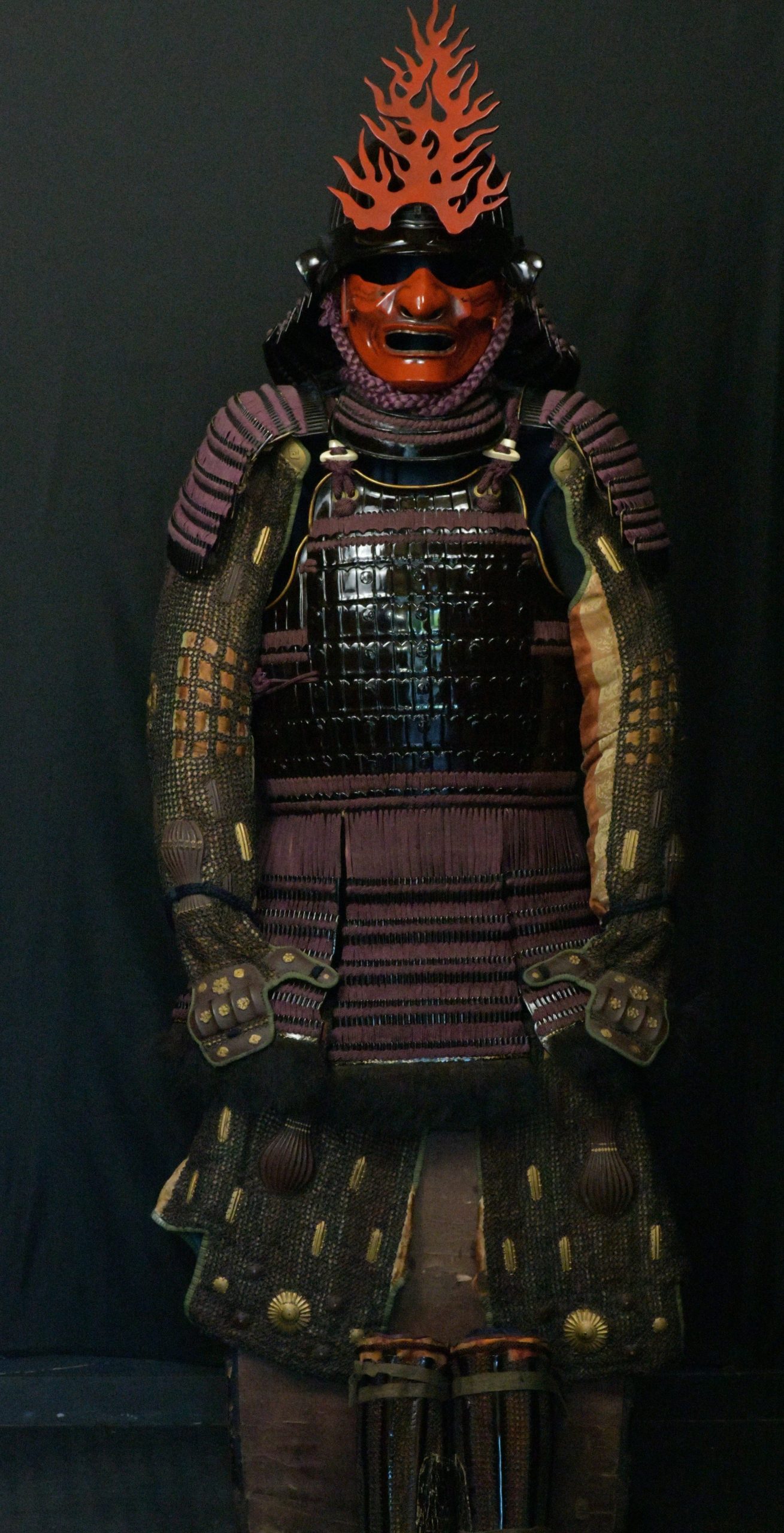 Red menpo gusoku