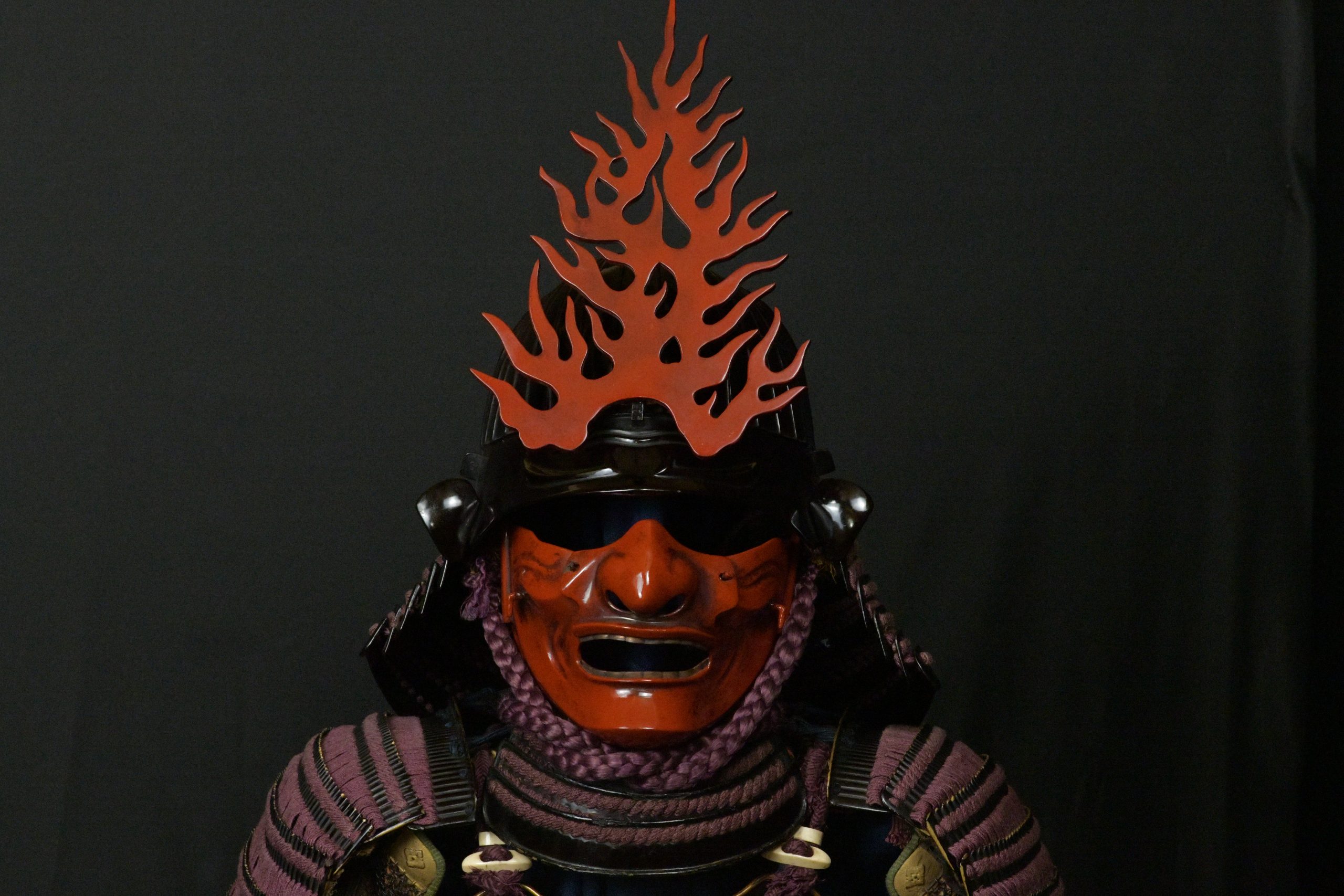 Red menpo gusoku