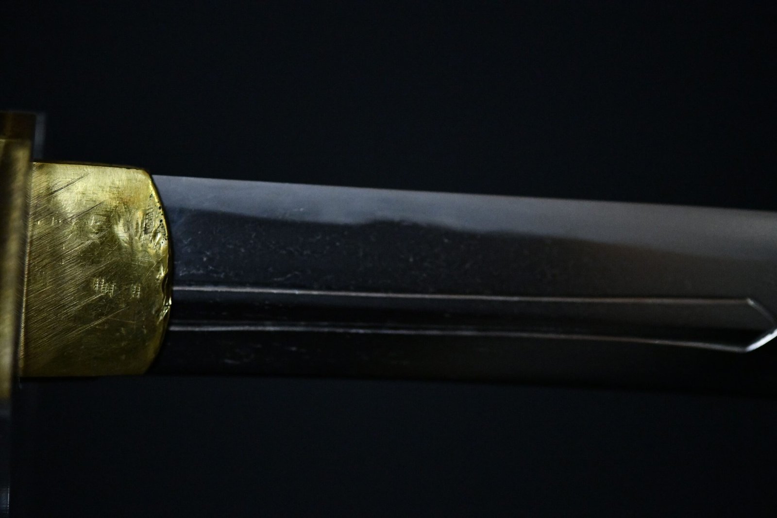 Nihonto-Wakizashi-Horimono-in-Shirasaya