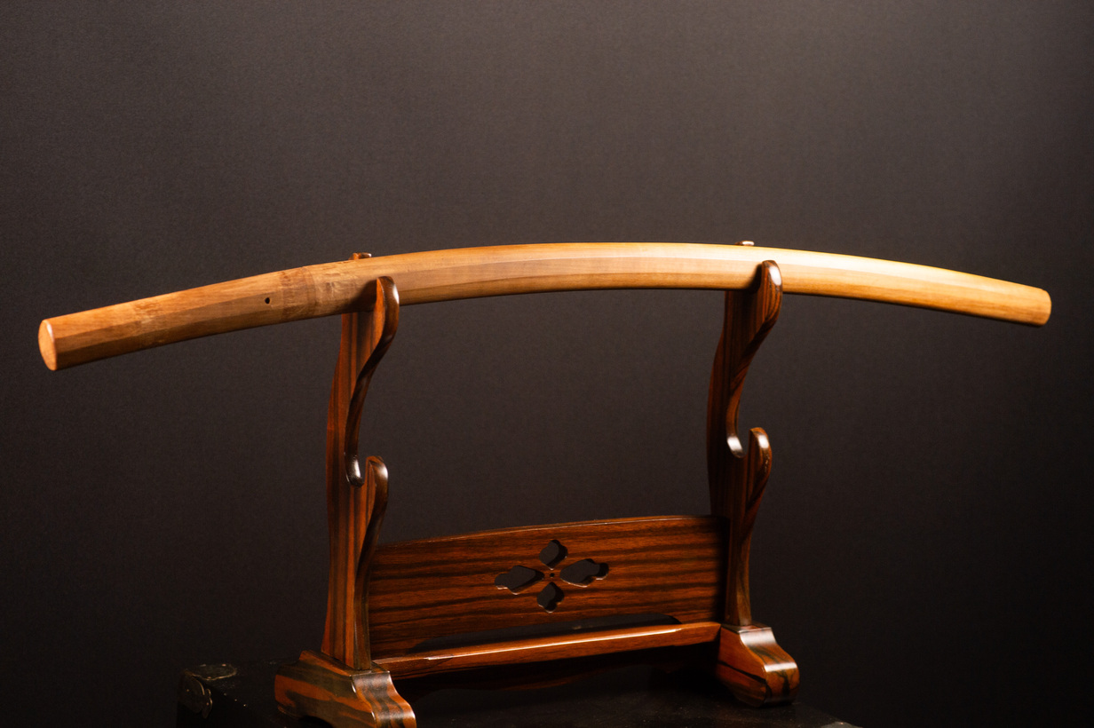 Signed Muromachi Tachi by Tsunahiro