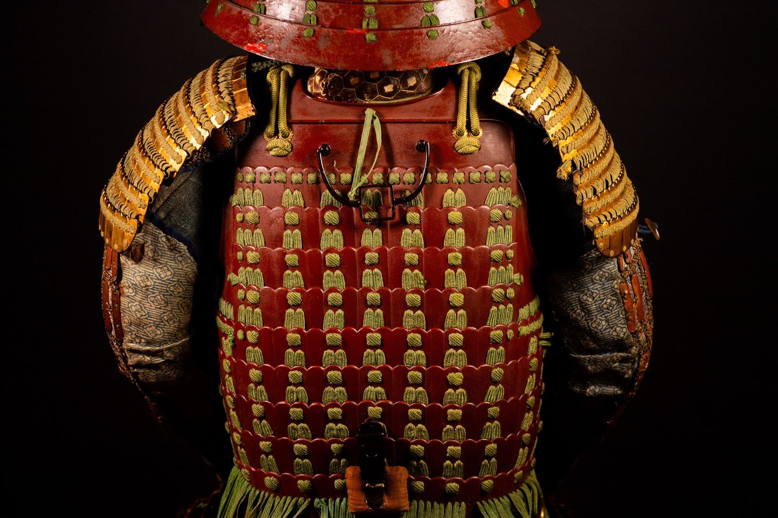 Certified Japanese Samurai Armor (Gusoku) – Red Lacquer Nimai-Dō and Moegi Lacing