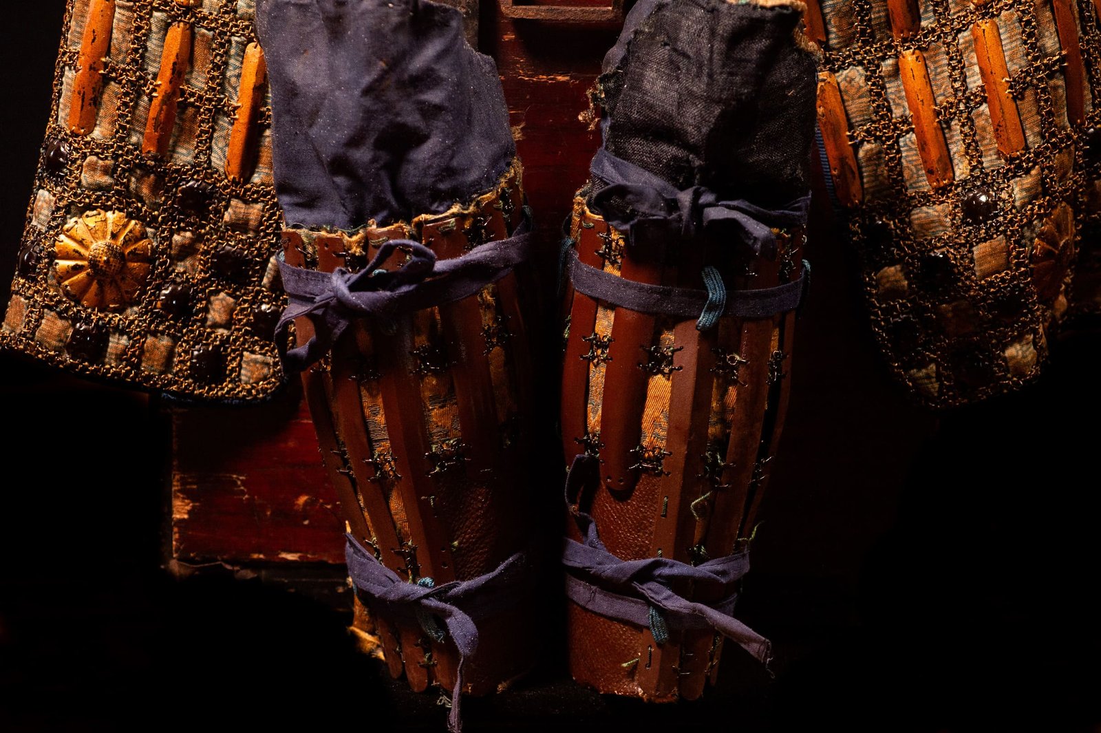 Certified Japanese Samurai Armor (Gusoku) – Red Lacquer Nimai-Dō and Moegi Lacing