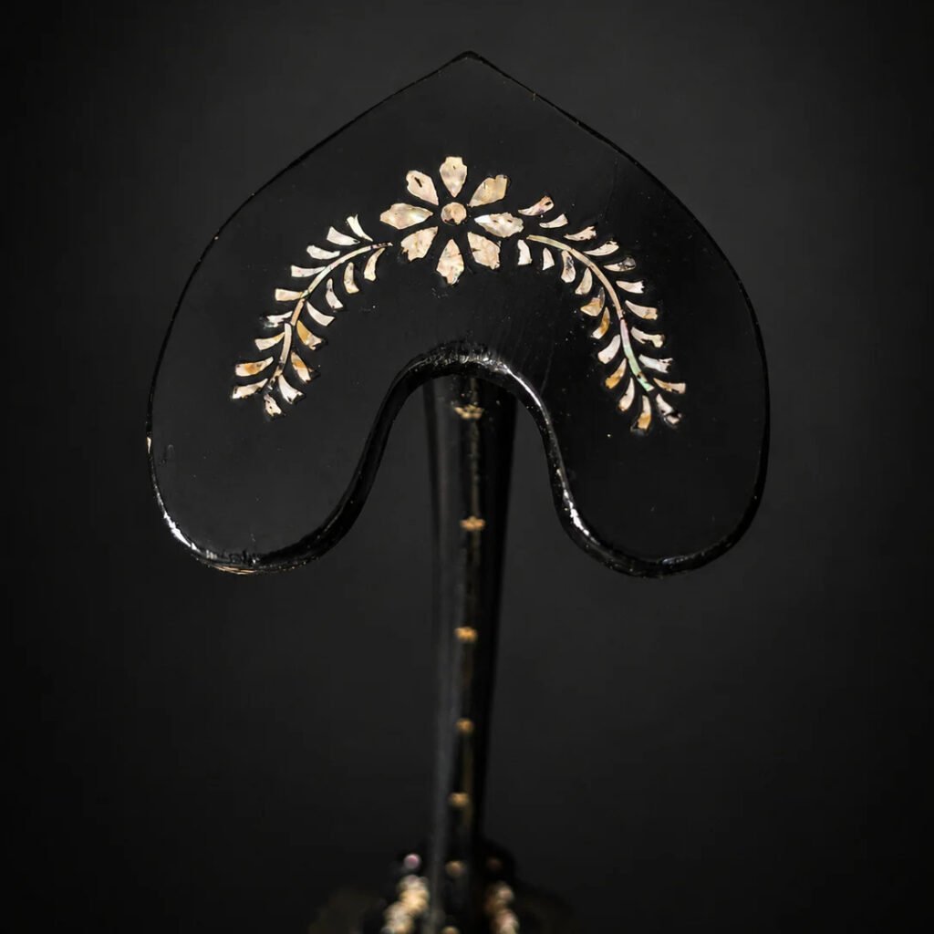 19th-Century-Katana-kake-with-Aogai-Raden-Landscape