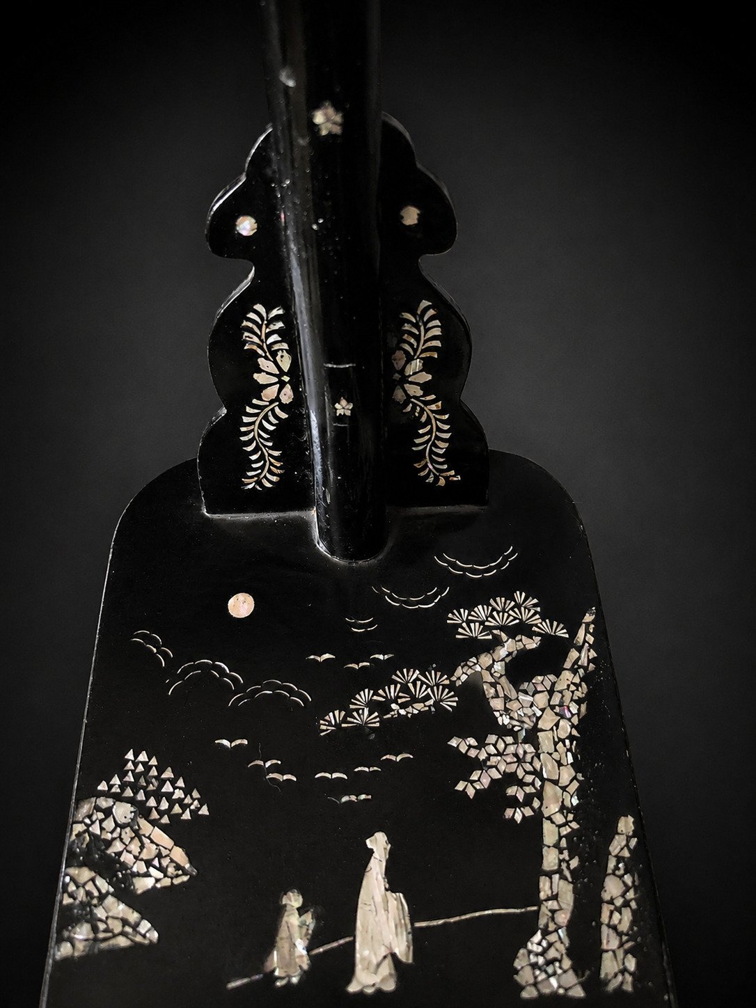 19th Century Katana-kake with Aogai Raden Landscape
