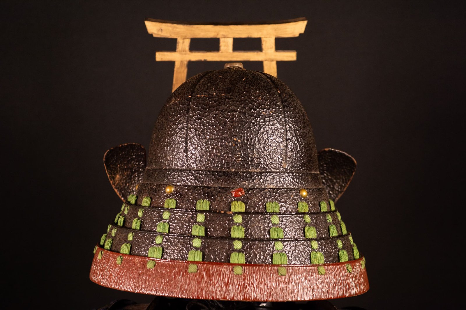 Japanese Samurai Armor Tōsei Gusoku with Torii Maedate
