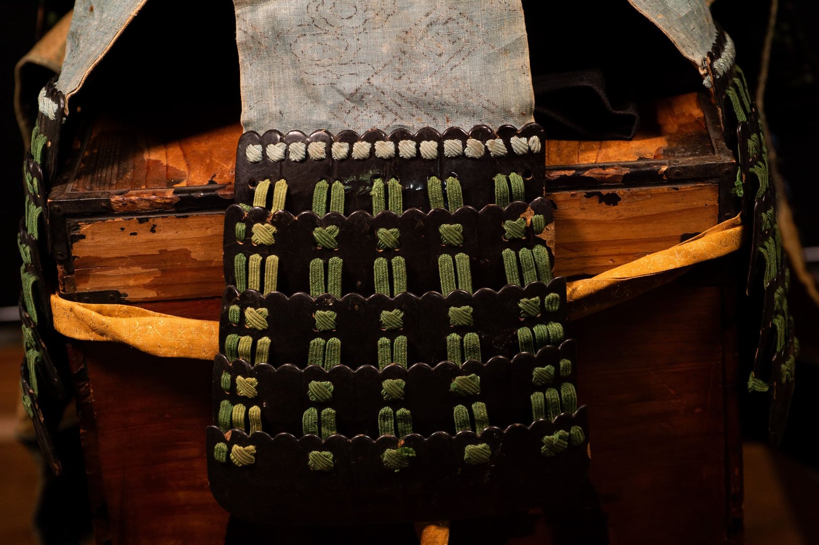 Japanese Samurai Armor Tōsei Gusoku with Torii Maedate