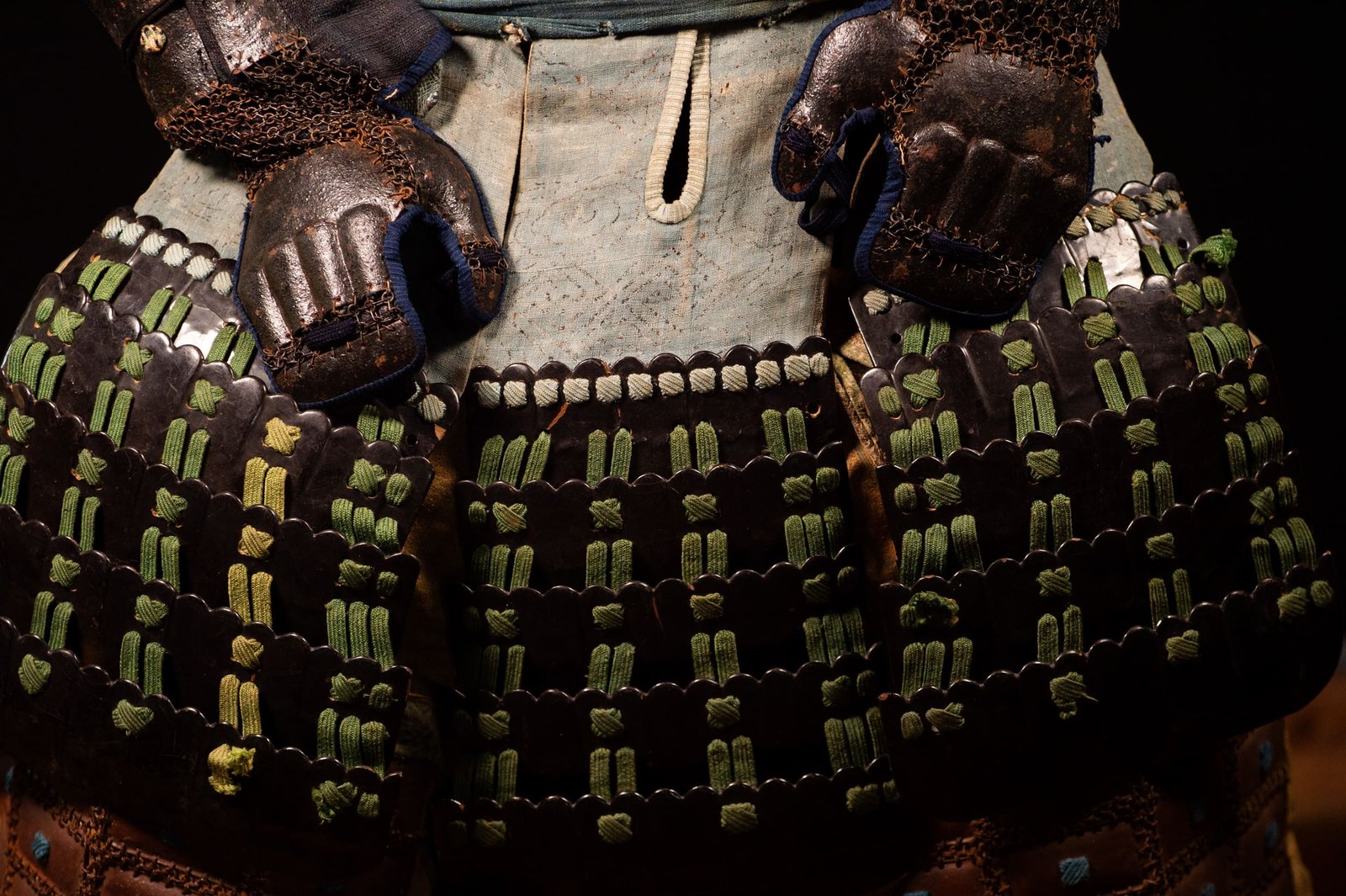 Japanese Samurai Armor Tōsei Gusoku with Torii Maedate