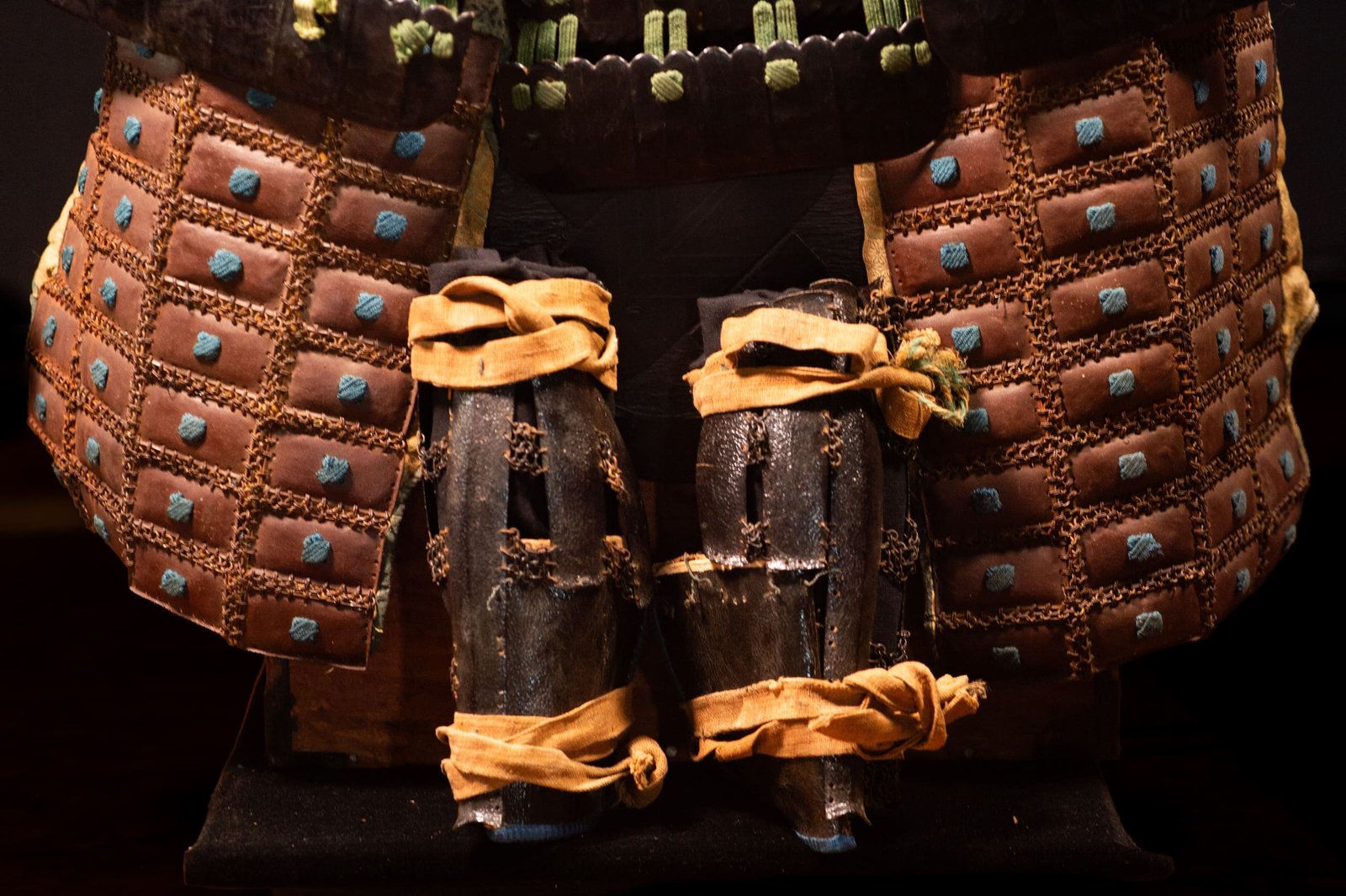 Japanese Samurai Armor Tōsei Gusoku with Torii Maedate