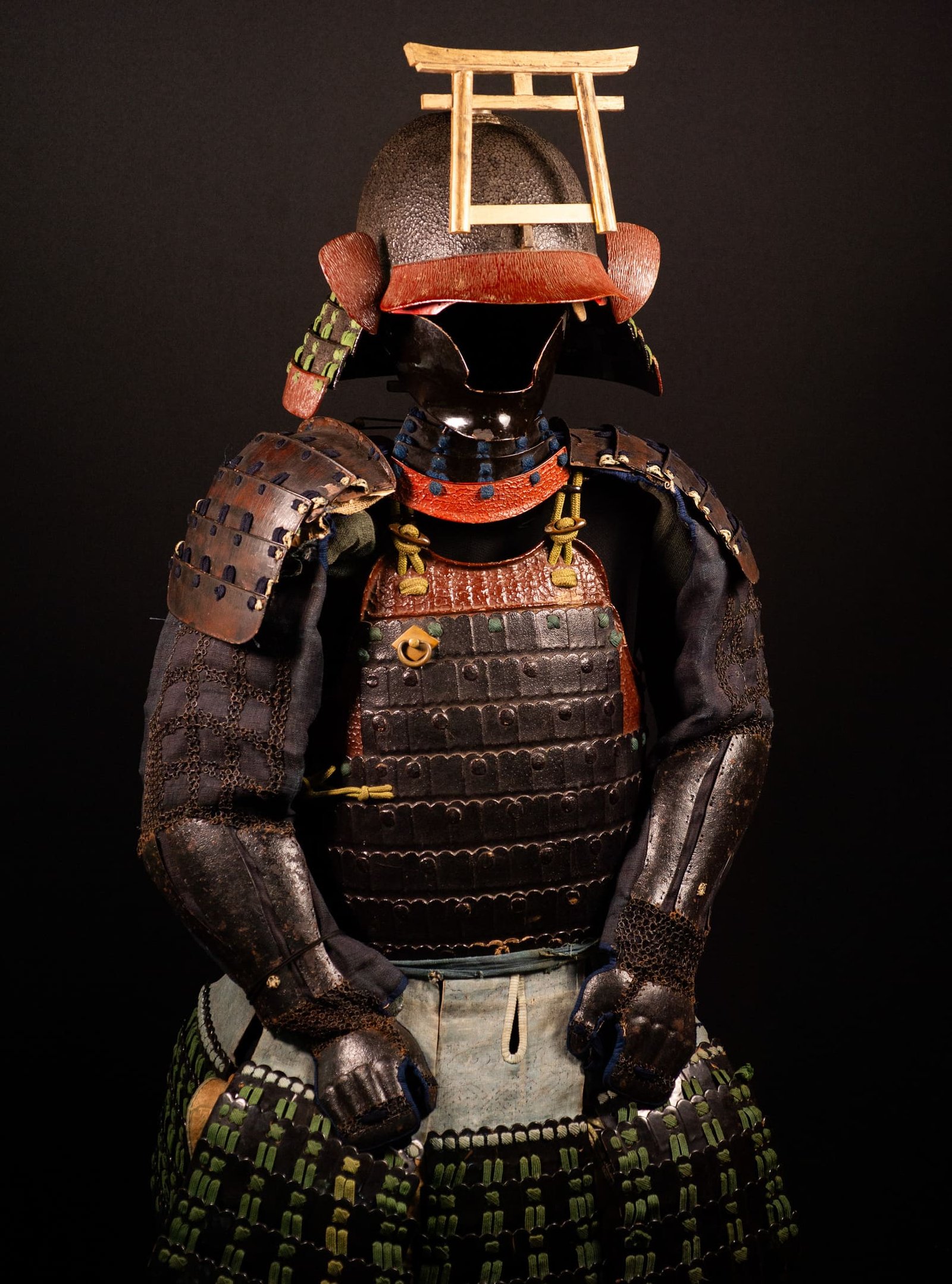 Japanese Samurai Armor Tōsei Gusoku with Torii Maedate