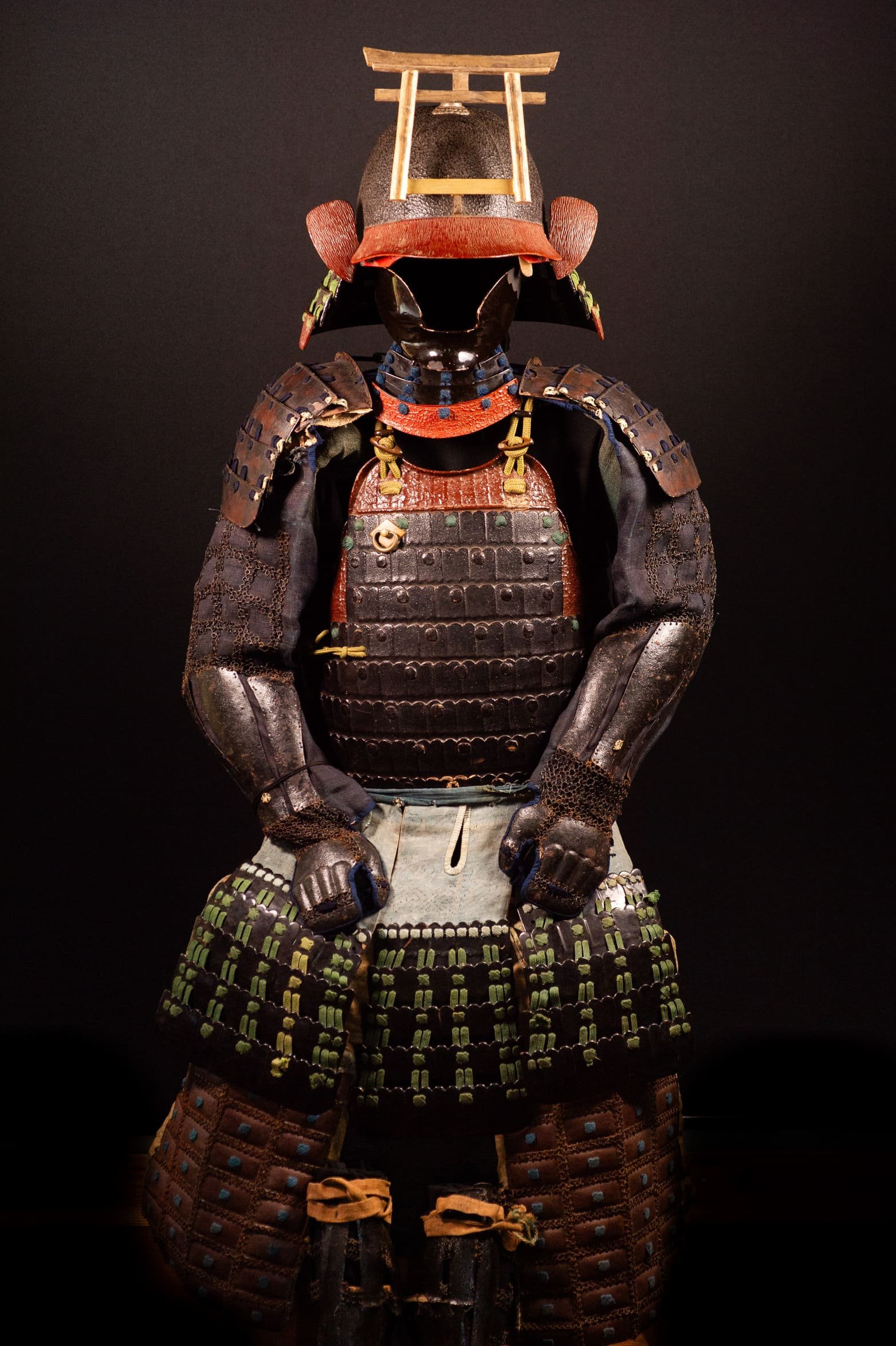 Japanese Samurai Armor Tōsei Gusoku with Torii Maedate