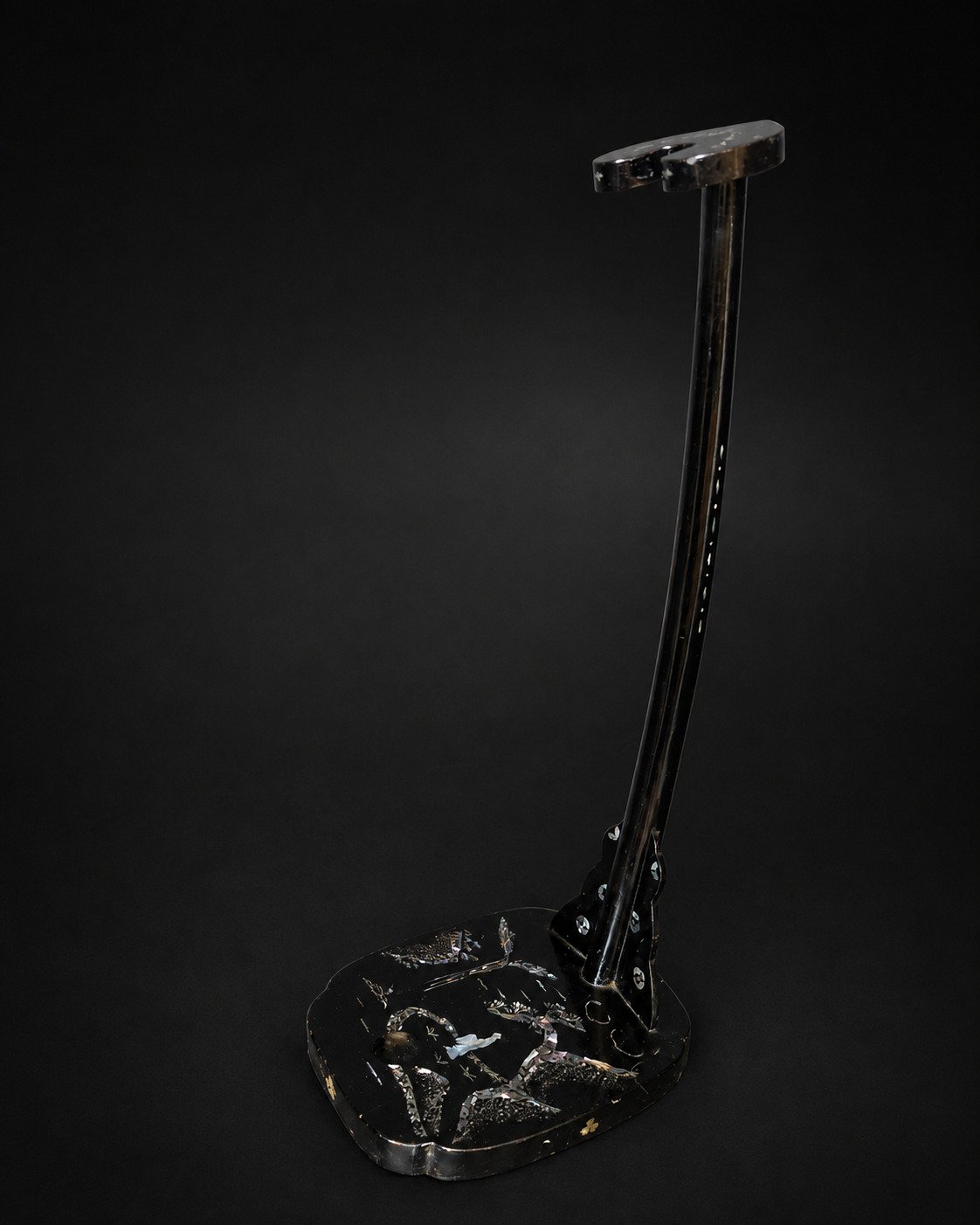 Late 19th Century Katana-kake with Aogai Raden Landscape