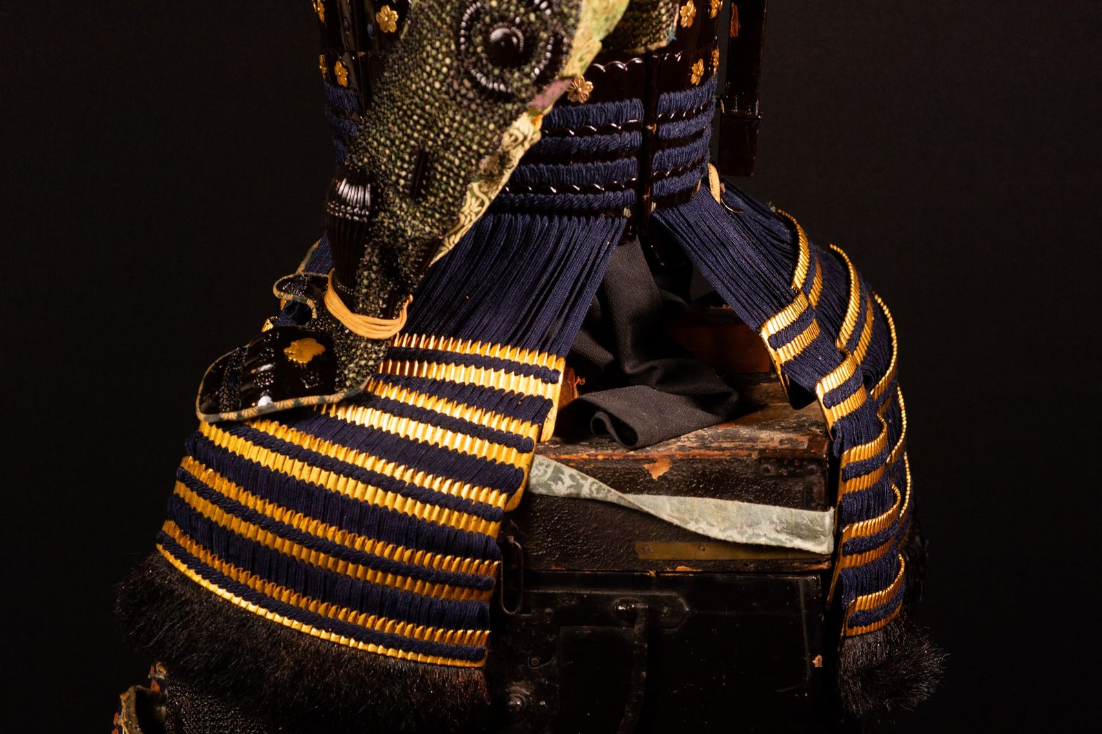 Edo-period Japanese samurai armor with crescent-moon maedate, Tokugawa mitsuba-aoi crests and indigo lacing