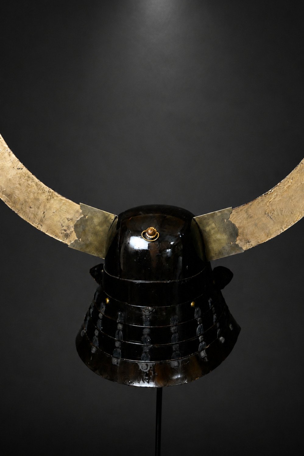 Zunari Kabuto with Gold Crescent Wakidate 1