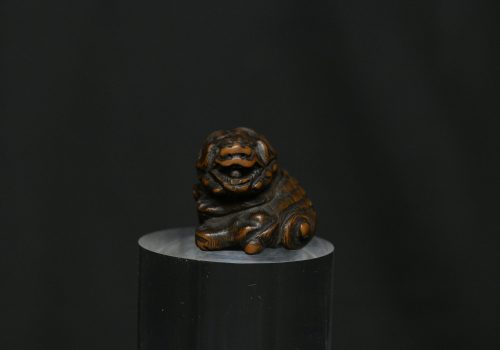 Netsuke Shishi dog wood