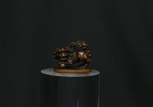 Netsuke Shishi wood II