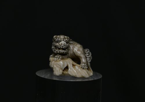 Netsuke Shishi ivory