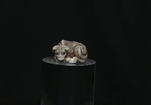 Netsuke lying ox ivory