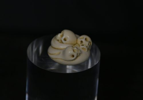 Netsuke manju skulls ivory