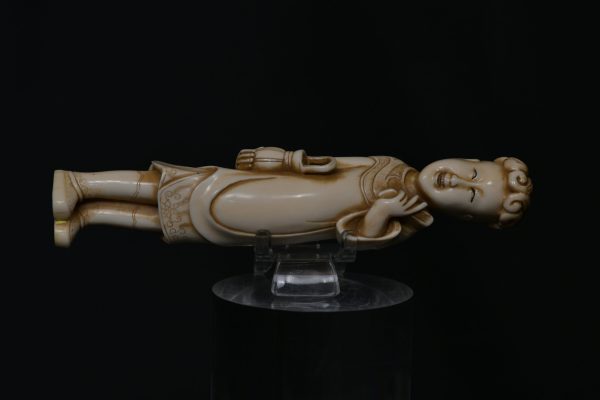 Okimono court noble ivory