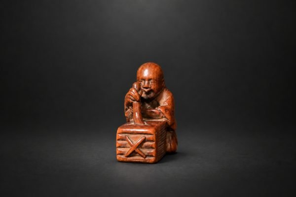 Edo Buchsbaum-Netsuke eines Kalligraphen