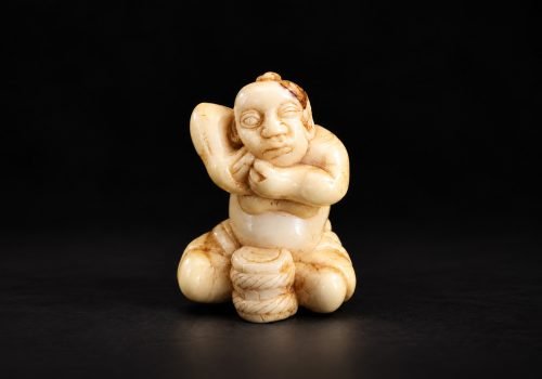 Walrus Ivory Netsuke of a Sumō Wrestler Plucking His Chin – Late Edo Period